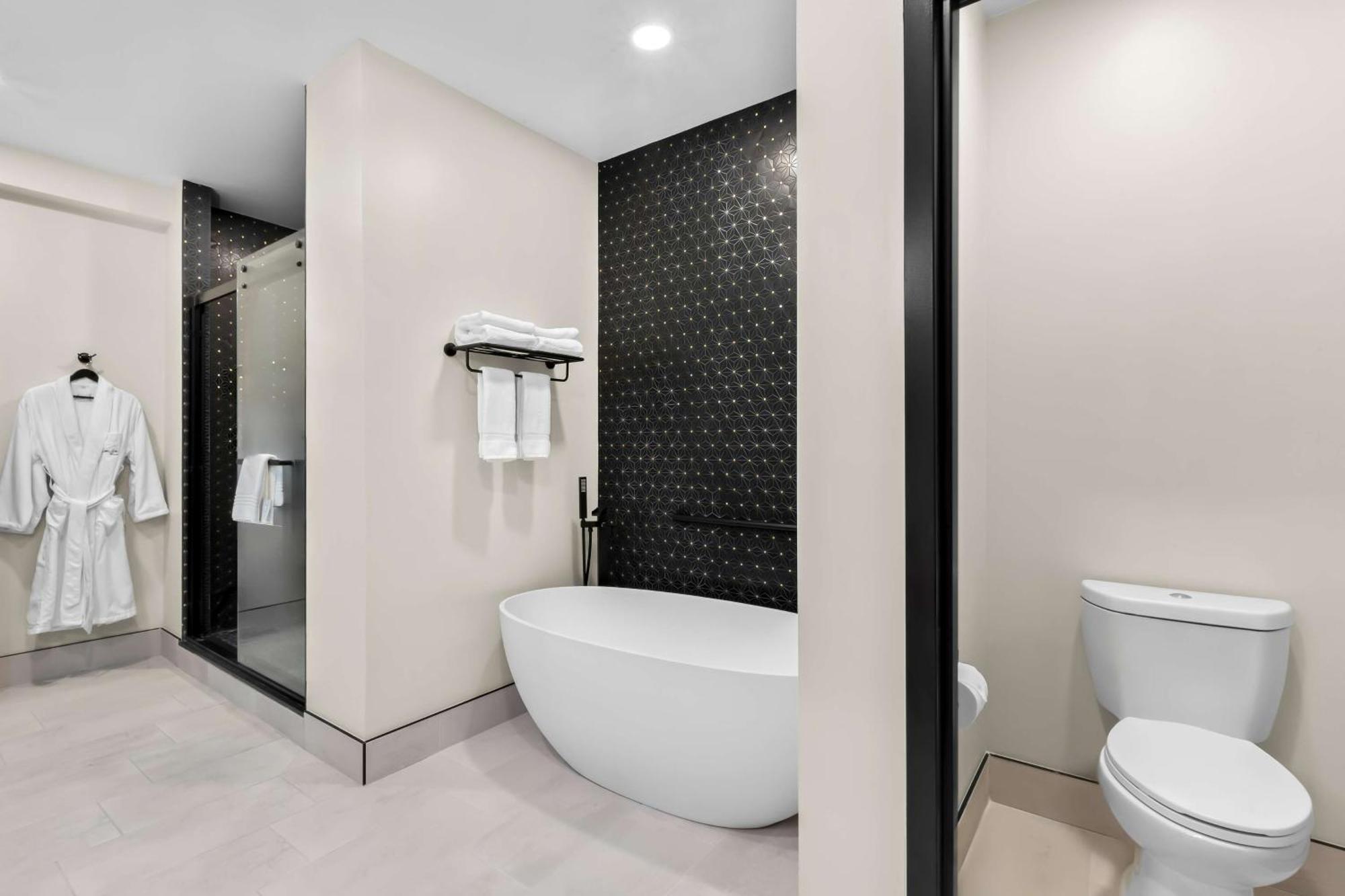 Latitude Suites Tinton Falls Eatontown - BW Premier Collection מראה חיצוני תמונה