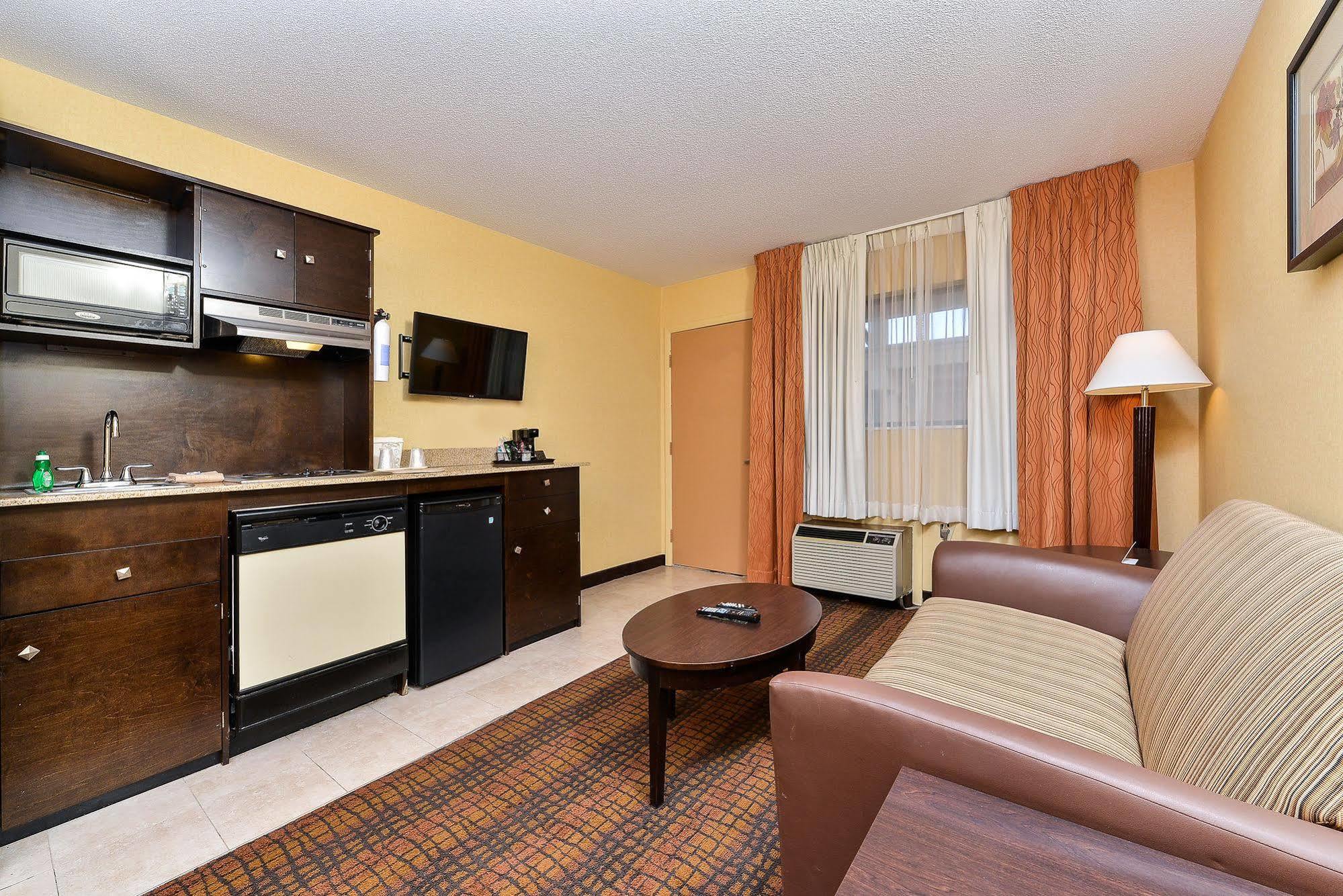 Latitude Suites Tinton Falls Eatontown - BW Premier Collection מראה חיצוני תמונה