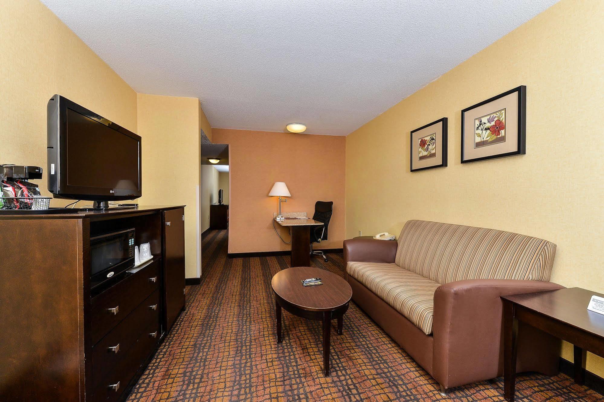 Latitude Suites Tinton Falls Eatontown - BW Premier Collection מראה חיצוני תמונה