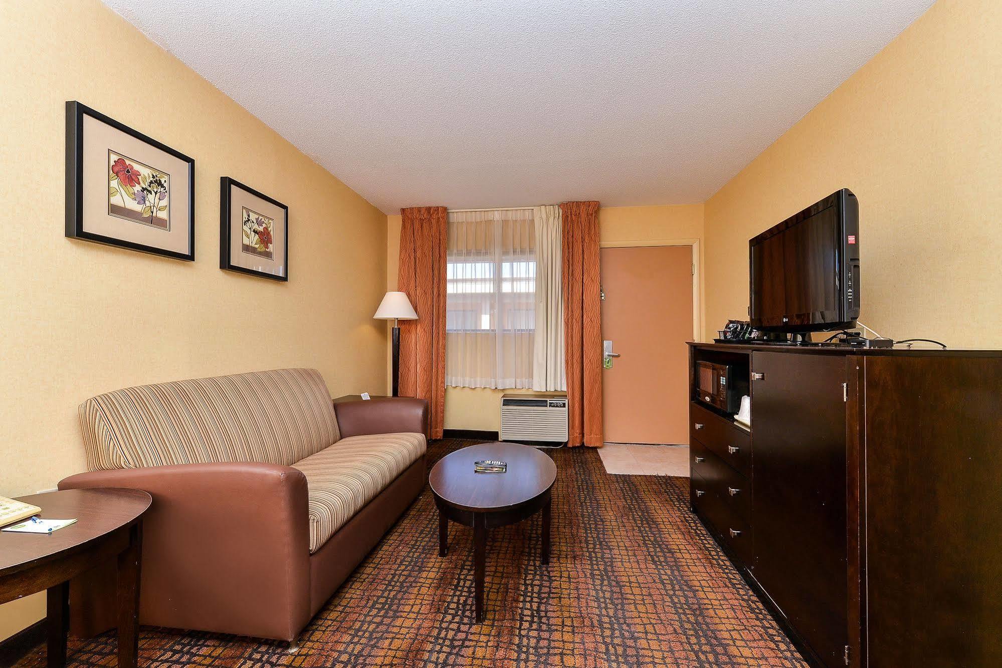 Latitude Suites Tinton Falls Eatontown - BW Premier Collection מראה חיצוני תמונה
